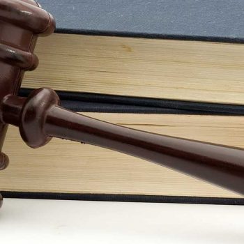 Titolare effettivo, il TAR sospende l’adempimento