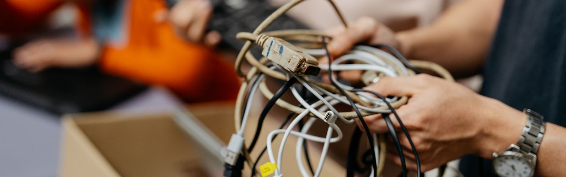 Installatori di AEE, operative le nuove condizioni per la gestione dei RAEE